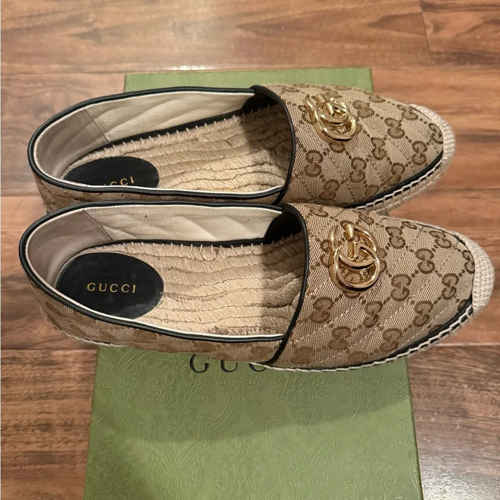 Gucci Black and Cream Espadrille Flats - Picture 2 of 7